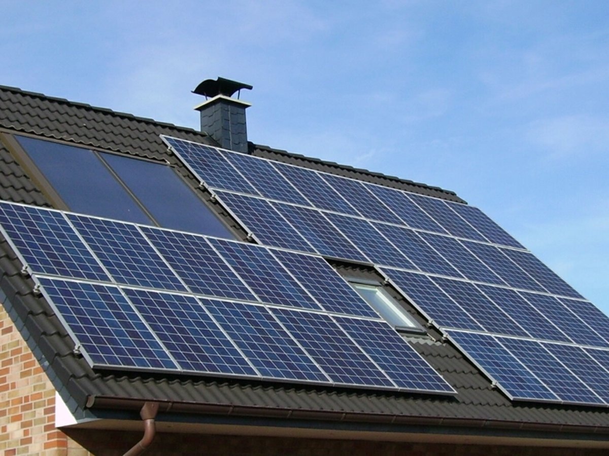 Sončna elektrarna na strehi hiše